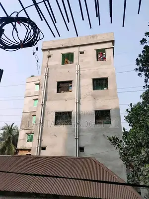 বাড়িটি বিক্রয় হবে