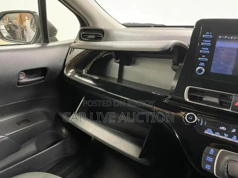 Toyota Aqua Hybrid X pre order 2021