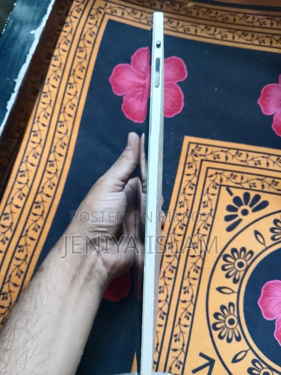 Apple iPad (Used)