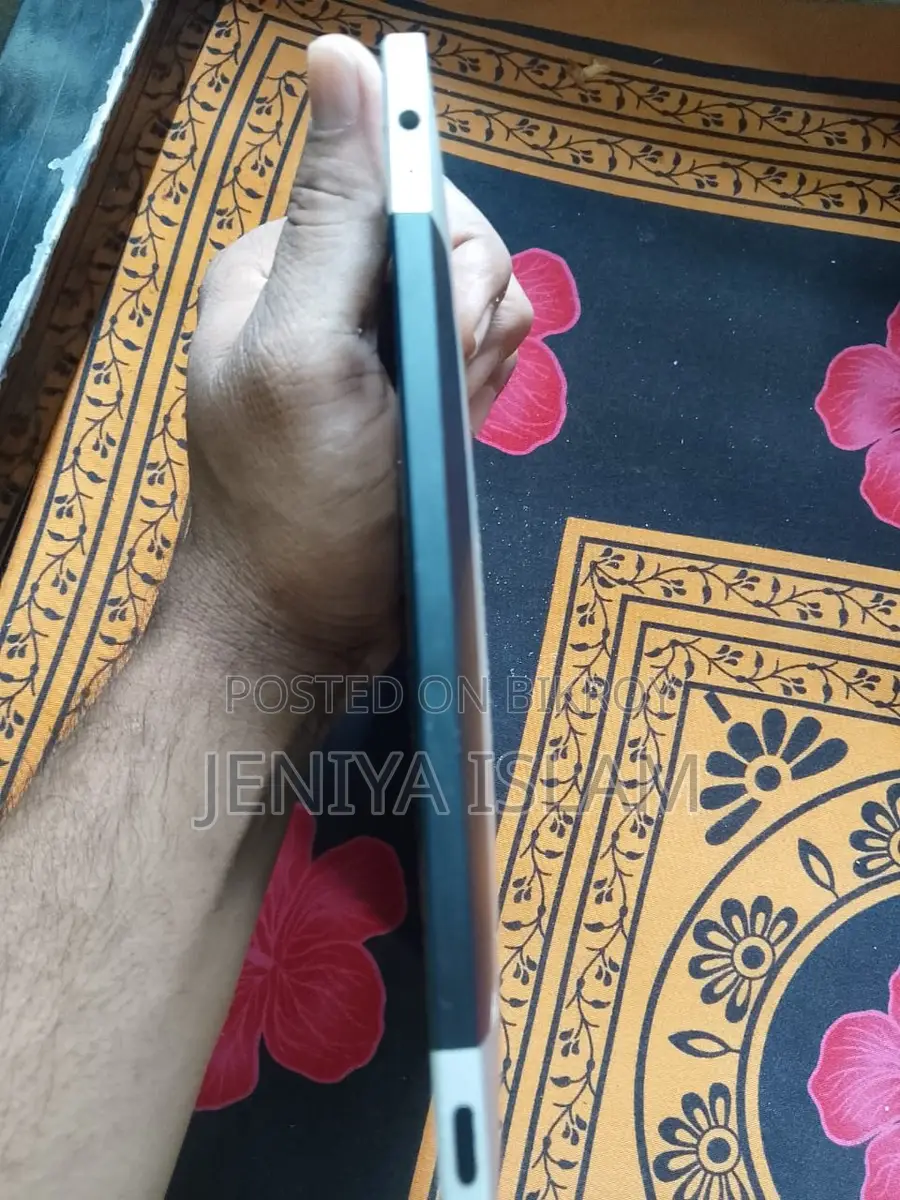 Apple iPad (Used)