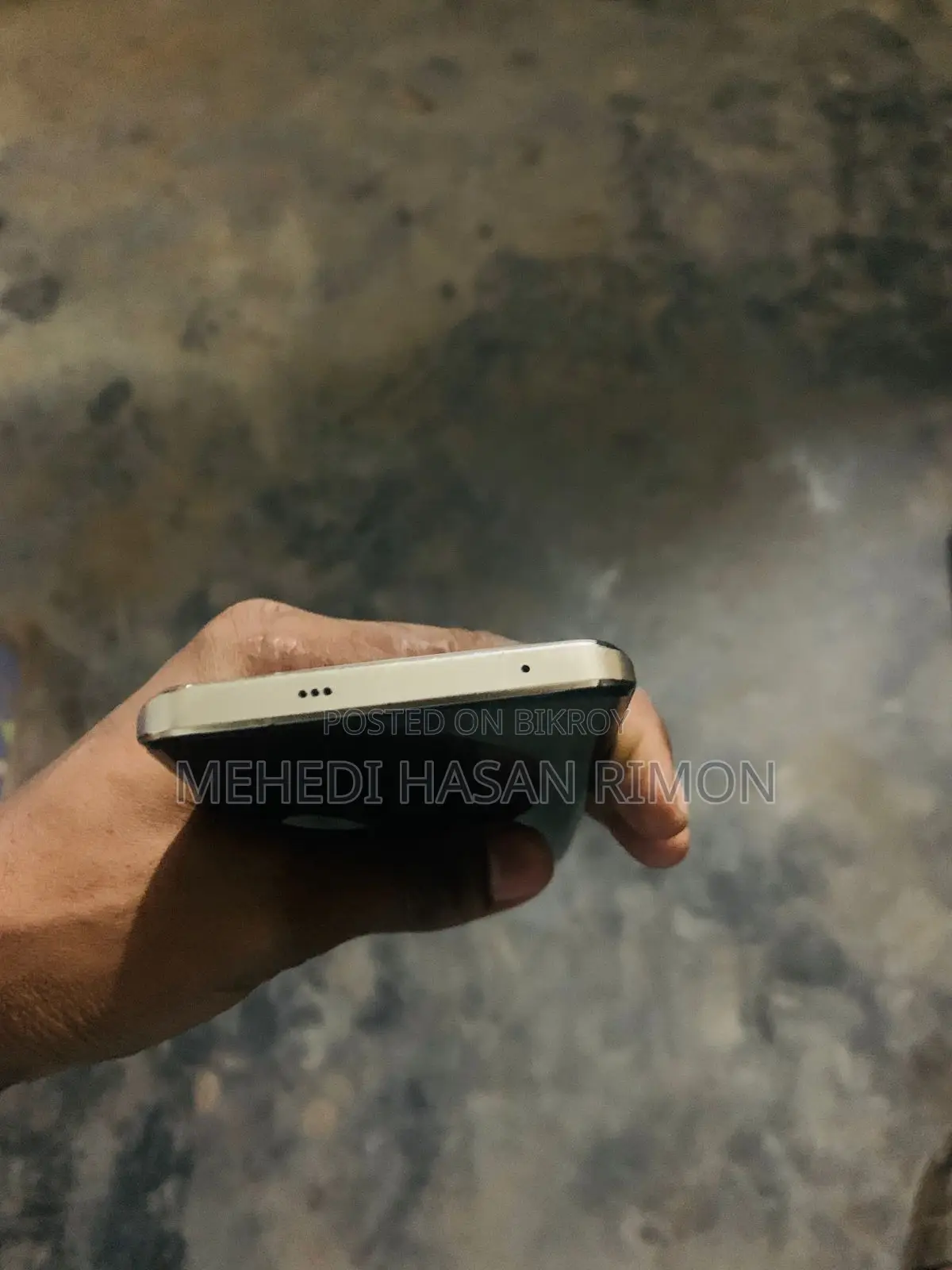 Realme 1 8/256 (Used)