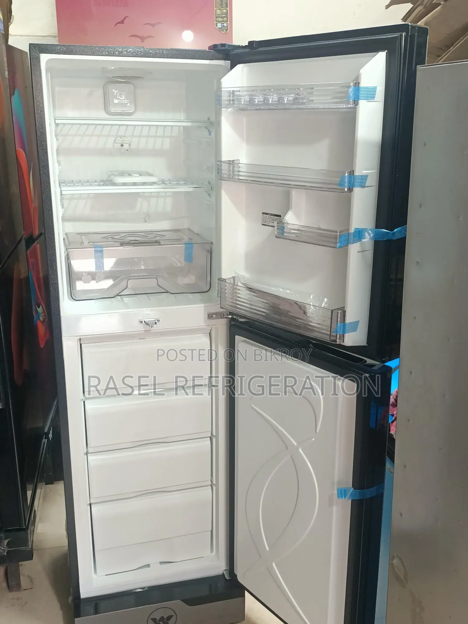 34% Discount!!! 268-liter Walton refrigerator, model WFB-2E4-GDEL-SC (inverter).