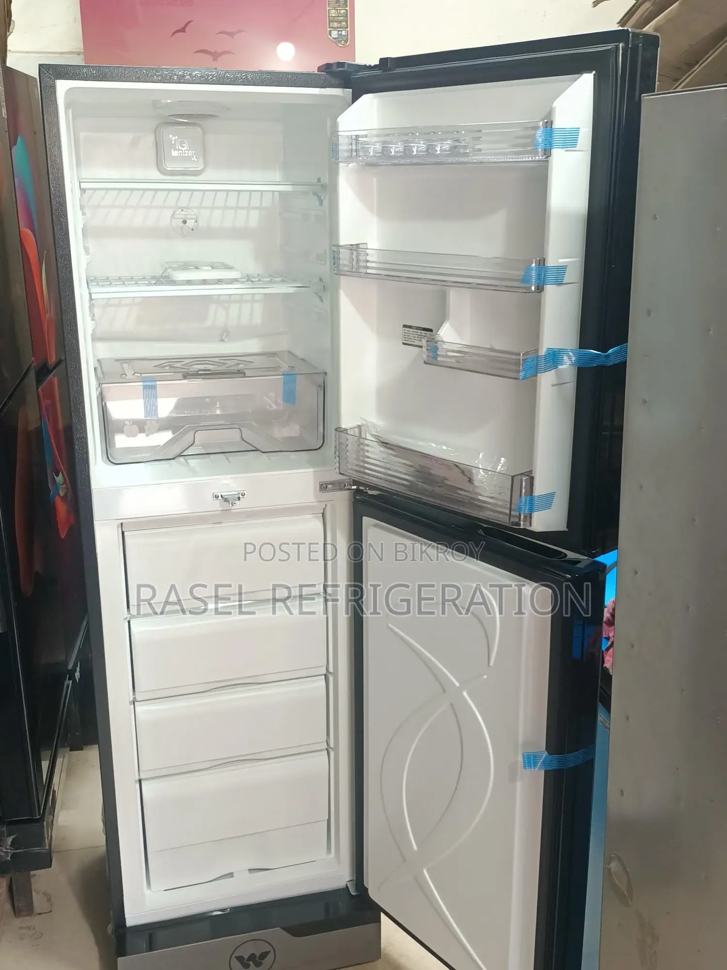 34% Discount!!! 268-liter Walton refrigerator, model WFB-2E4-GDEL-SC (inverter).