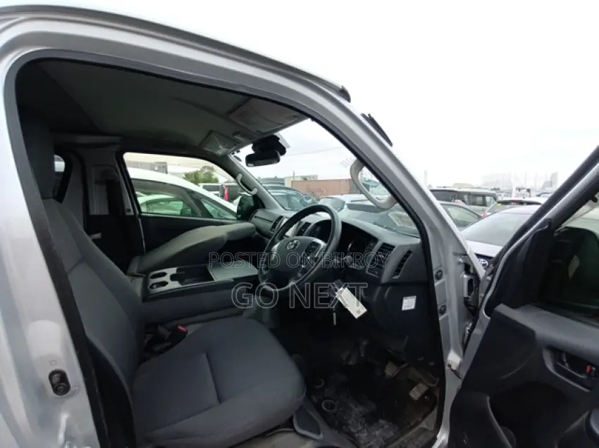 Toyota Hiace DX New Shape 2020