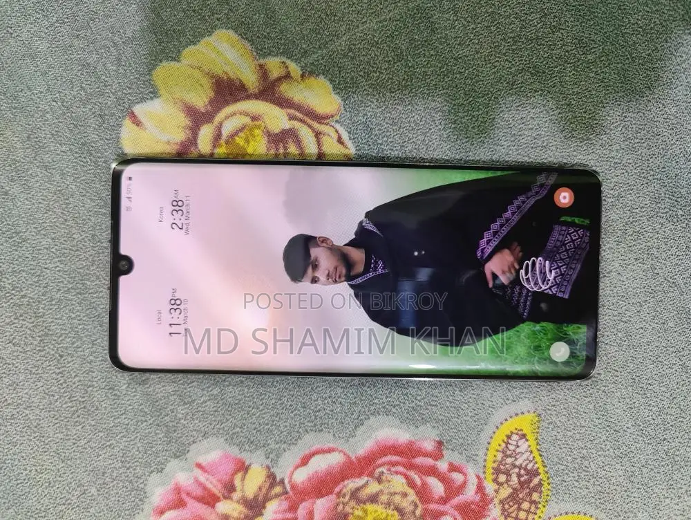 LG Velvet 5G . (Used)