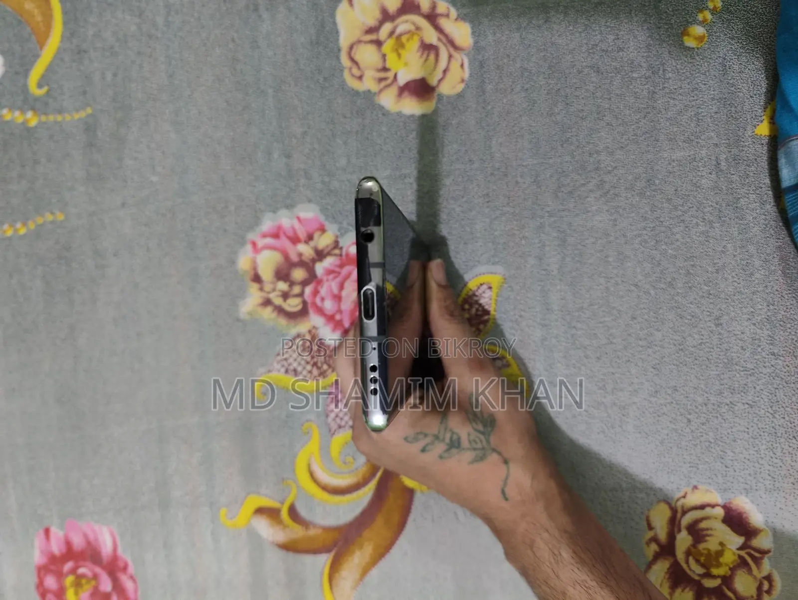 LG Velvet 5G . (Used)