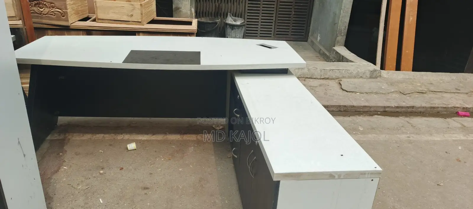 একটু অফিশিয়াল টেবিল বিক্রয় করা হবে