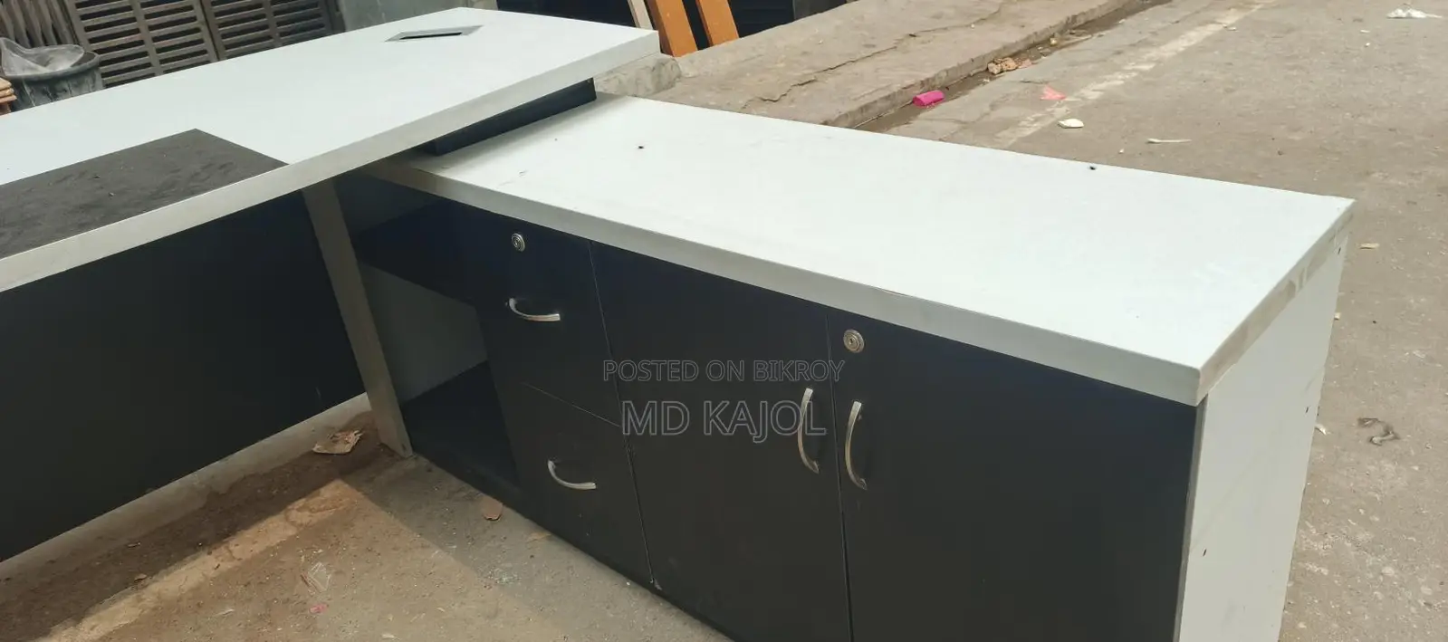 একটু অফিশিয়াল টেবিল বিক্রয় করা হবে