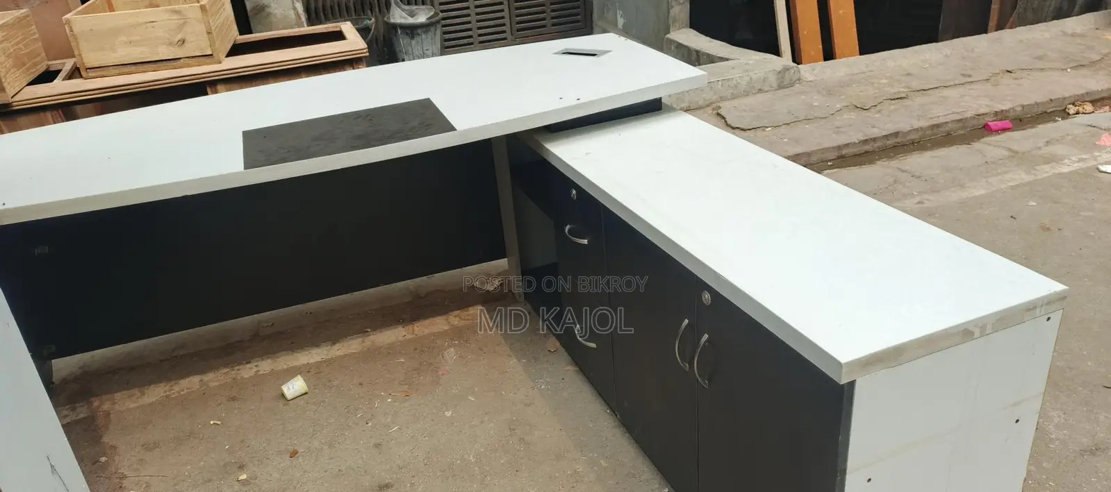 একটু অফিশিয়াল টেবিল বিক্রয় করা হবে