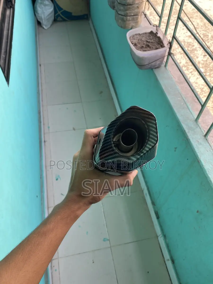 Akrapovic r7