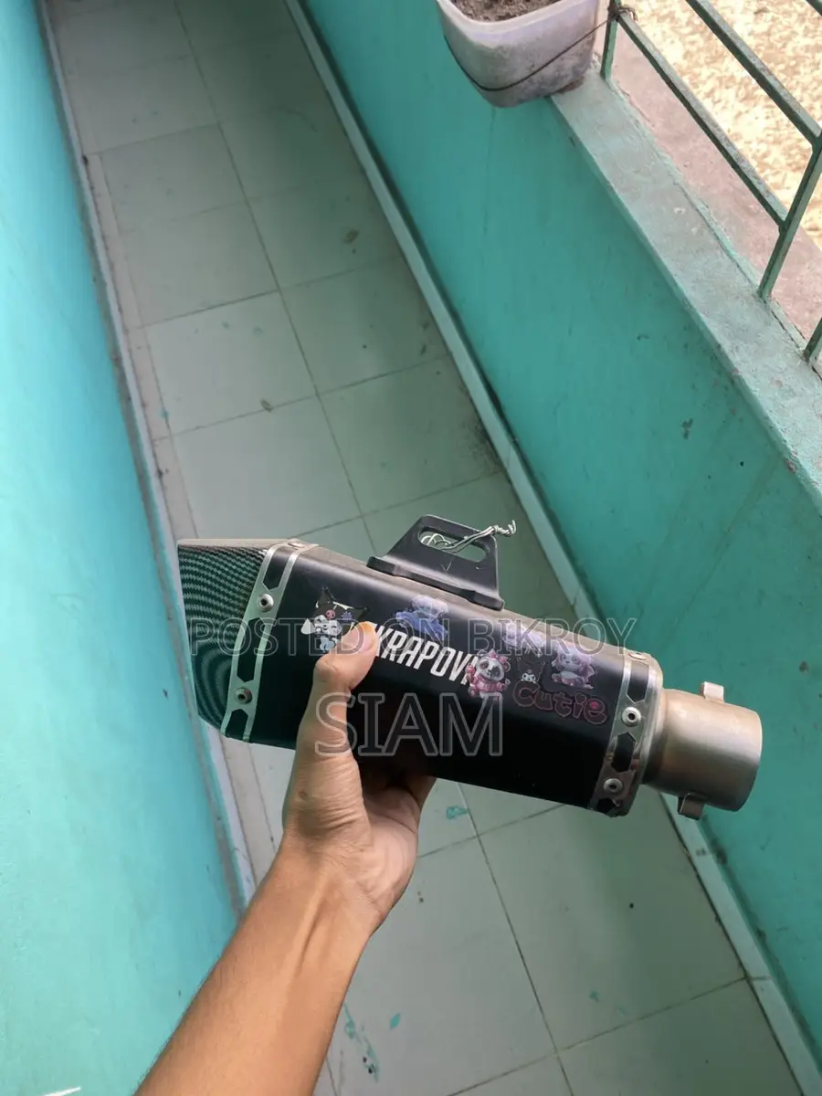 Akrapovic r7