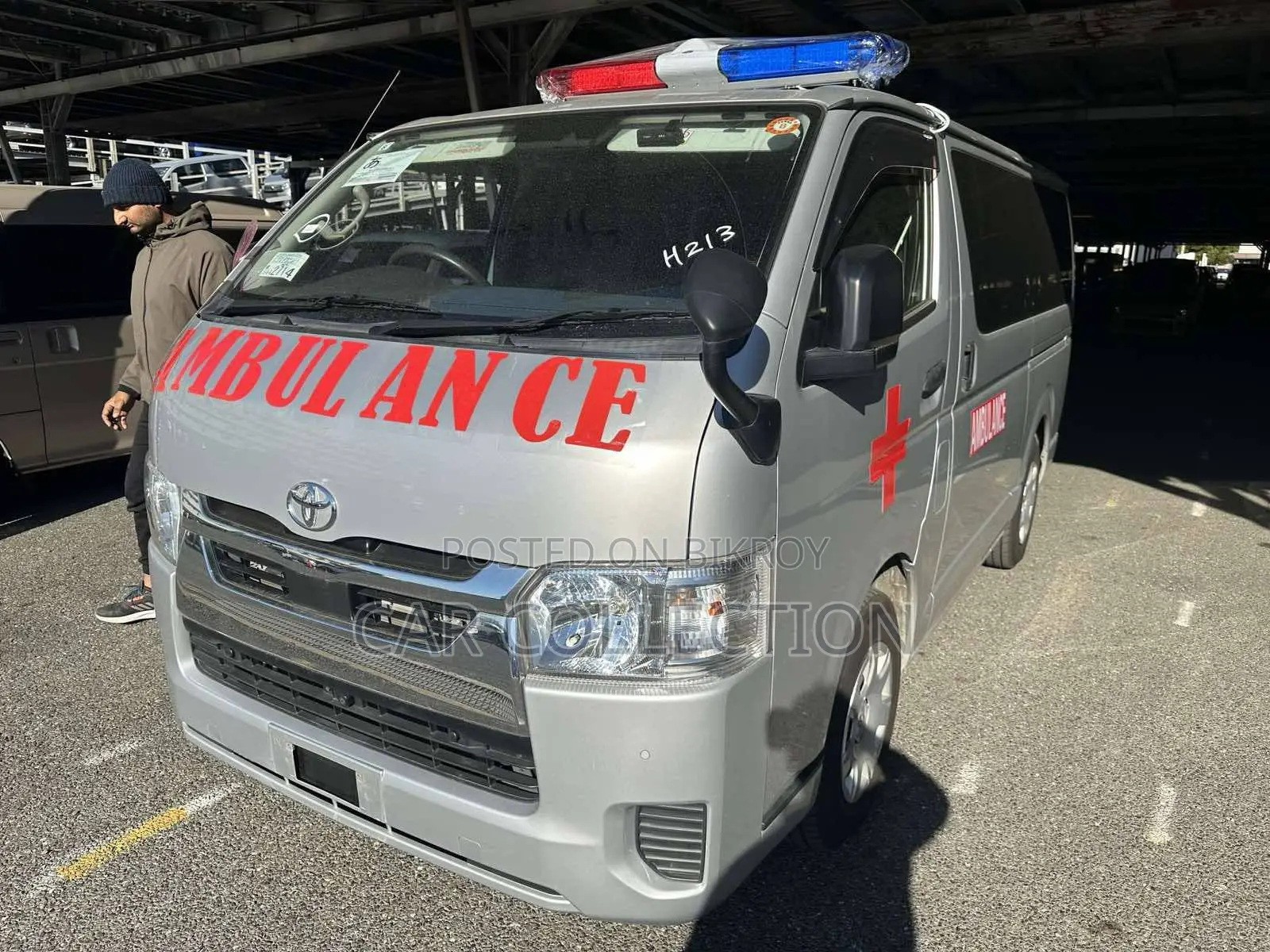 Toyota Hiace GL অ্যাম্বুলেন্স ২০২১