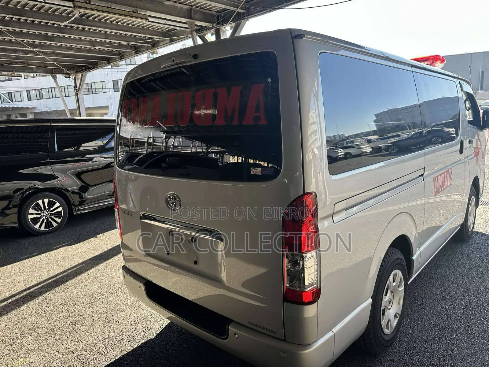 Toyota Hiace GL অ্যাম্বুলেন্স ২০২১