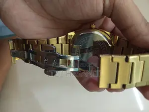 পোয়েডাগার গোল্ড প্লেটেড ঘড়ি