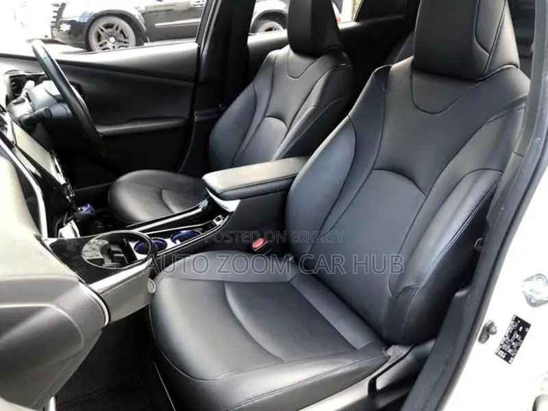 Toyota Prius S Touring 2018