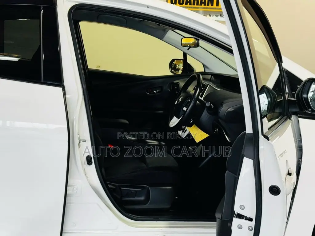 Toyota Prius S Touring 2018