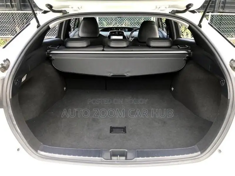 Toyota Prius S Touring 2018