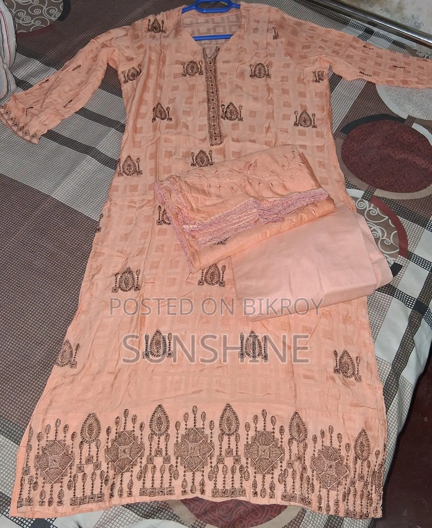 থ্রি পিছ।