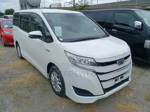 Toyota Noah X smart HV 2020