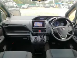 Toyota Noah 2021 Pearl