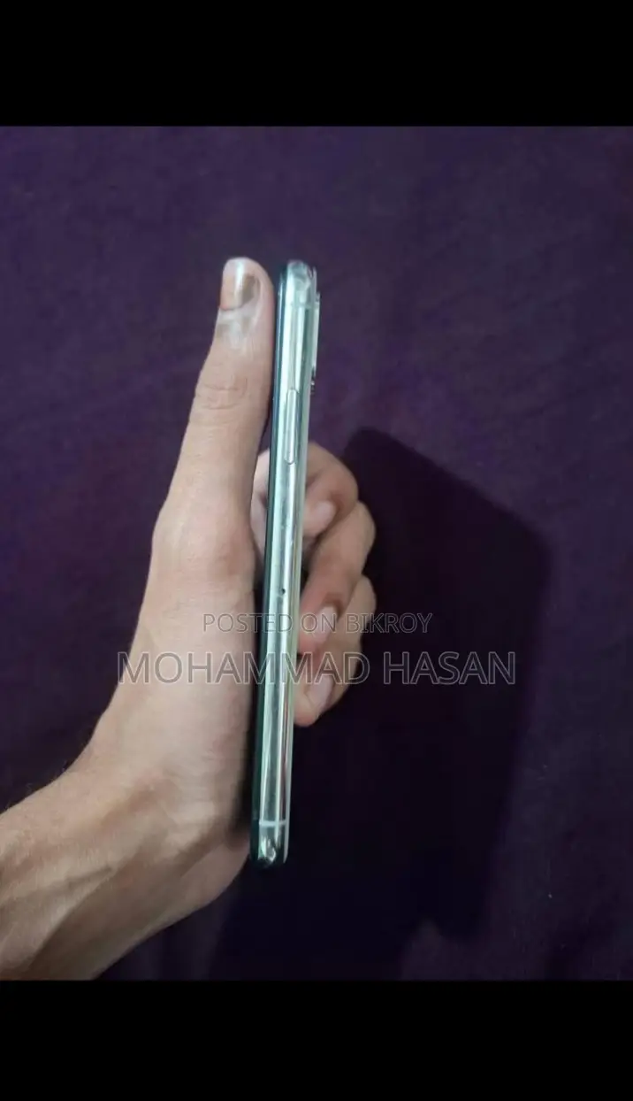 Apple iPhone X (Used)