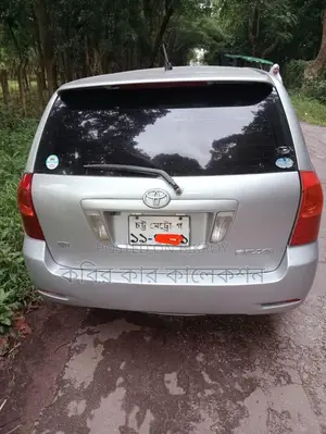 Toyota Fielder silver 2004