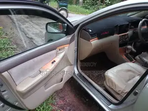 Toyota Fielder silver 2004
