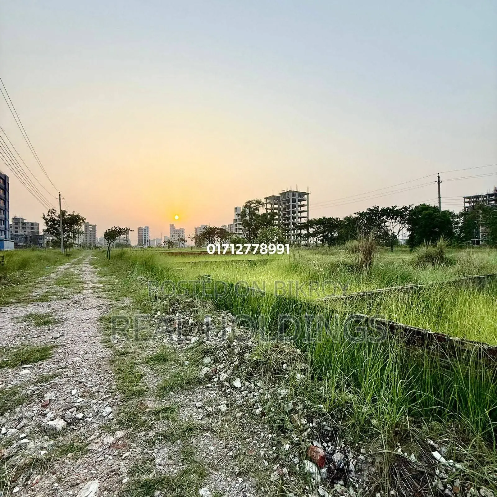 N-Block Plot for Sale, Near 300ft Road.