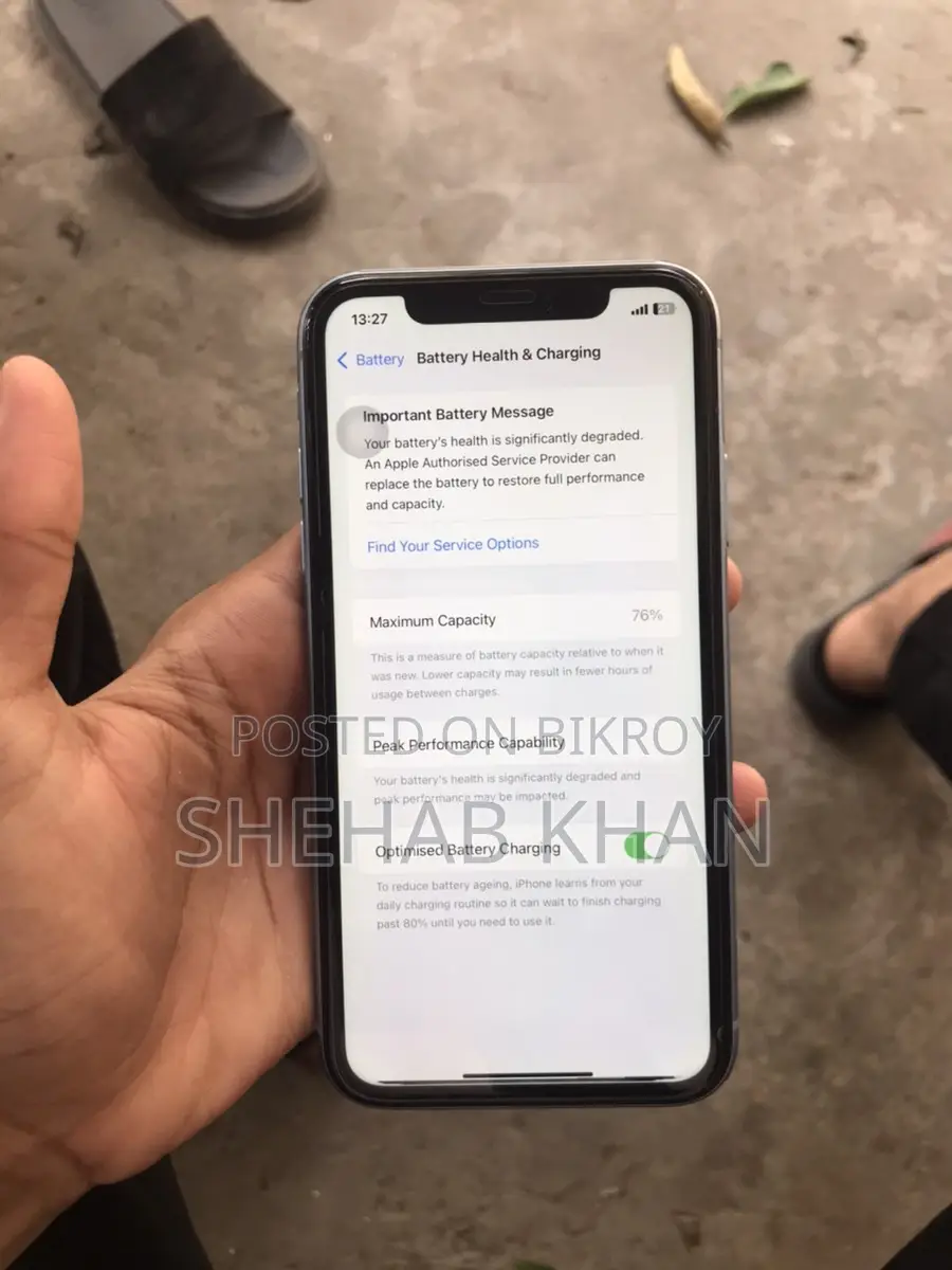 Apple iPhone XR . (Used)