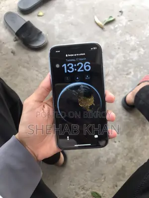 Apple iPhone XR . (Used)