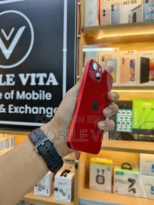 Apple iPhone 13 (Used)