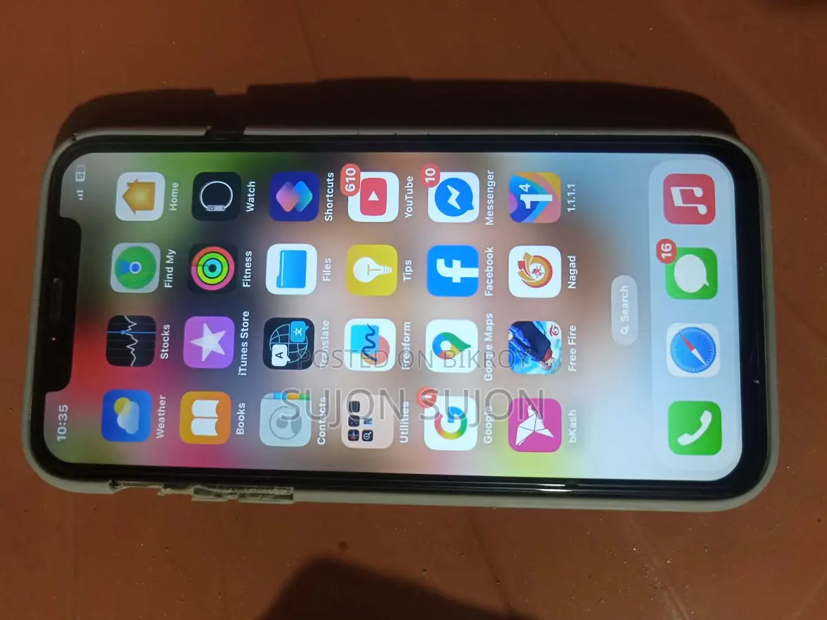 Apple iPhone X . (Used)