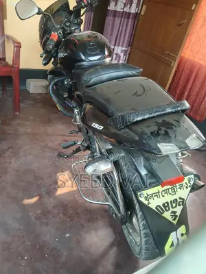 Bajaj Pulsar 150 . 2007