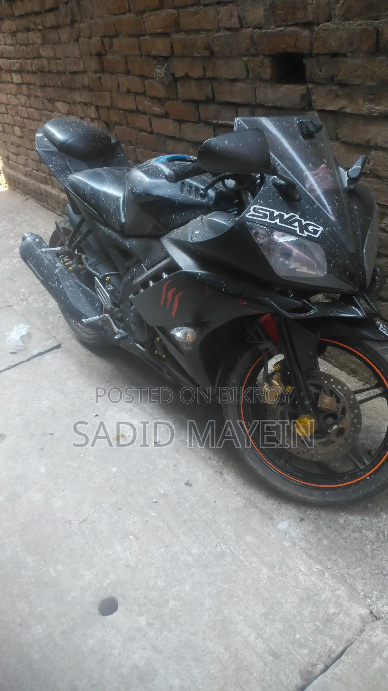 Yamaha R15 V2 . 2013