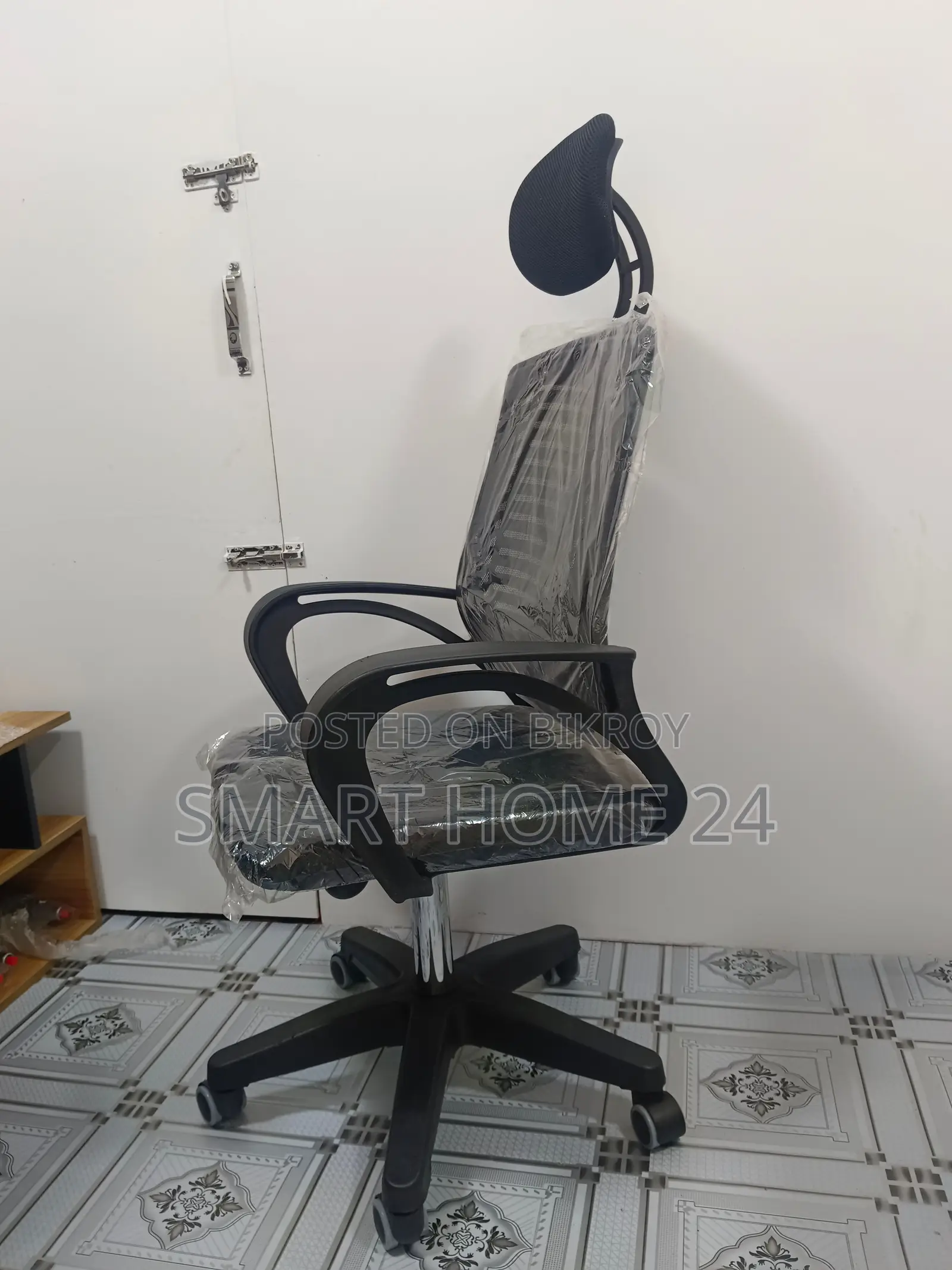 Office Chair with Headrest – For Long Working Hours