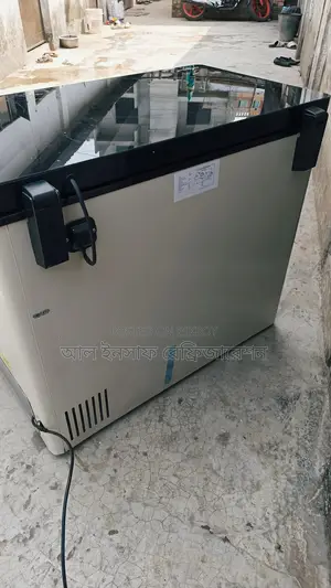 একটি ২২৫ লিটার ডিপ ফ্রিজ বিক্রি করা হবে