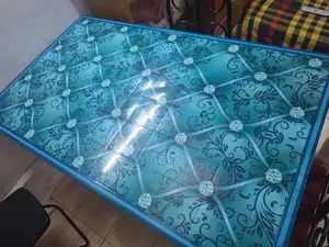 ডাইনিং টেবিল