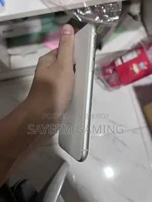 Apple iPhone XR (Used)
