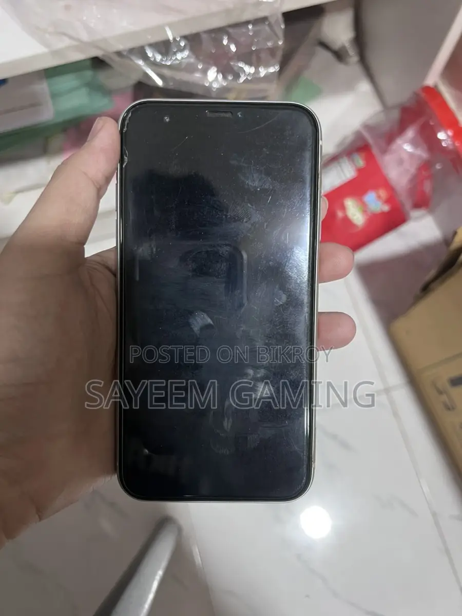 Apple iPhone XR (Used)