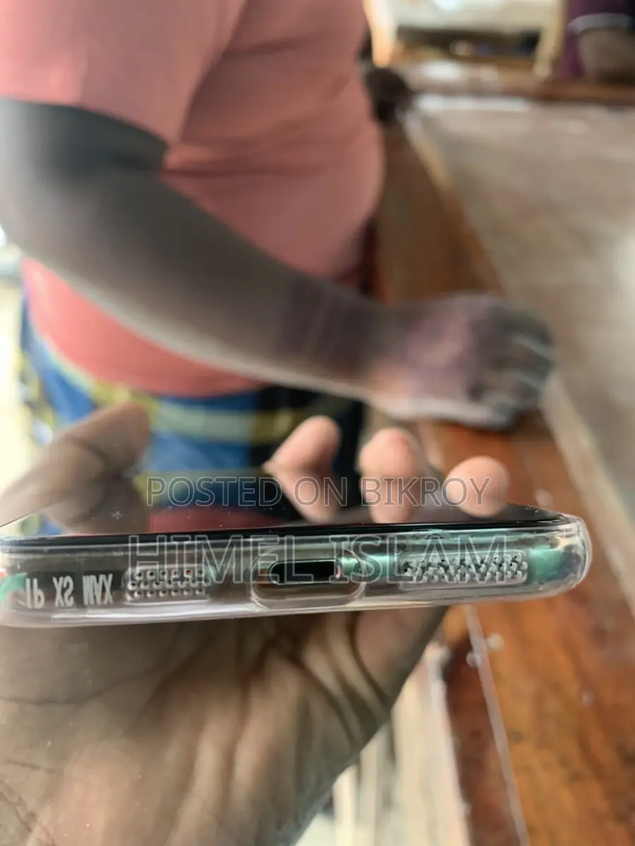 Apple iPhone XS Max . (Used)
