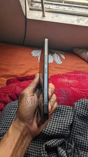 SHARP Aquos R7 (Used)