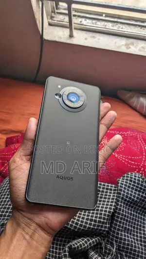 SHARP Aquos R7 (Used)