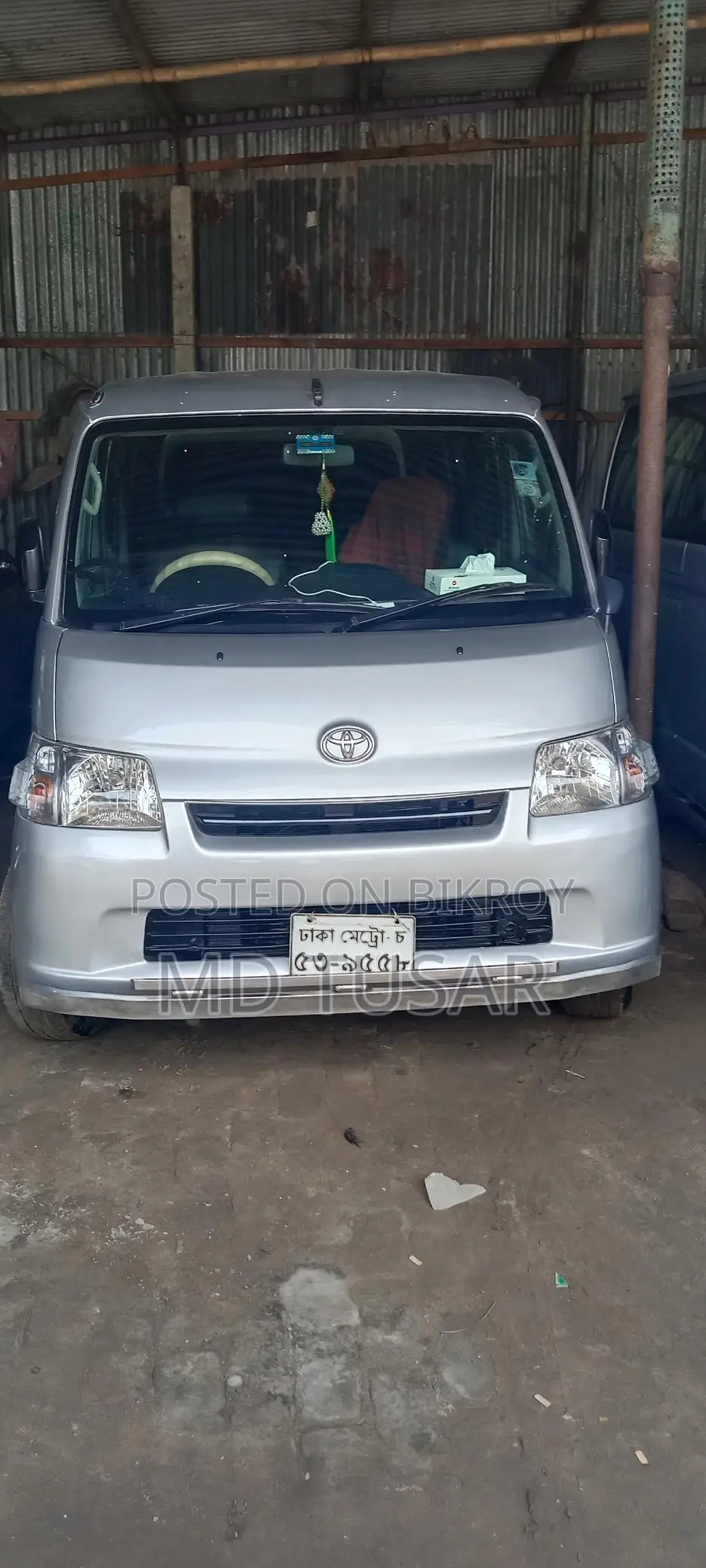 Toyota Noah 2010
