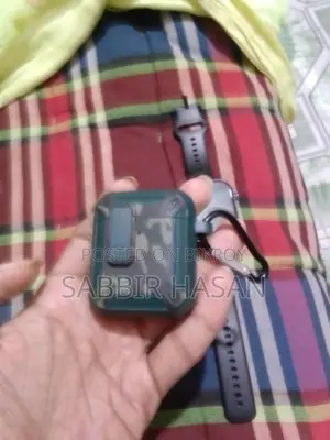 একটি মোবাইল ঘড়ি
