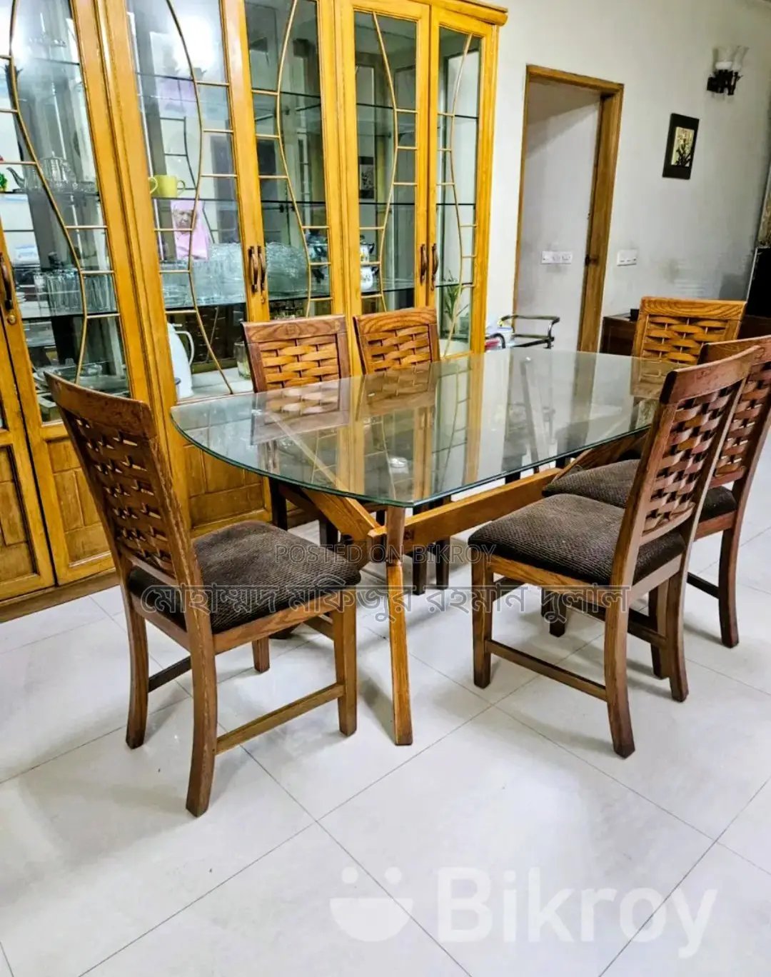 Modern HATIL Dining Table and Chairs