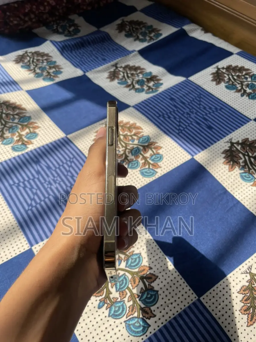 Apple iPhone 12 Pro . (Used)