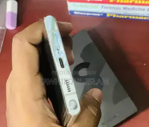Samsung Galaxy S22 Ultra . (ব্যবহৃত)