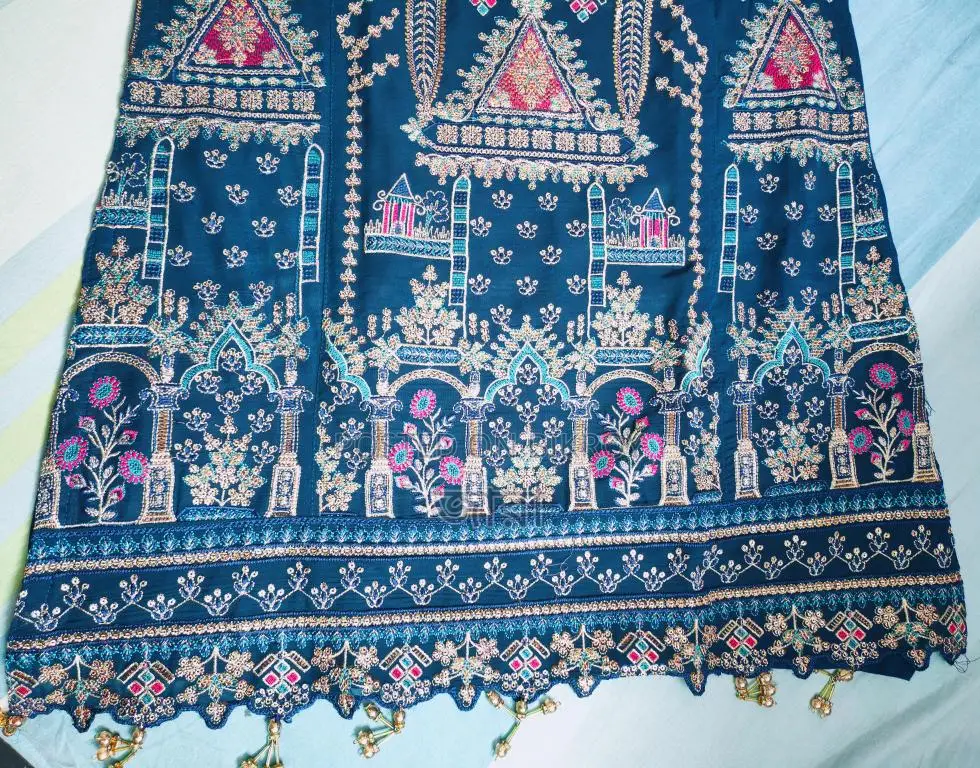 Pakistani Three-Piece Suit