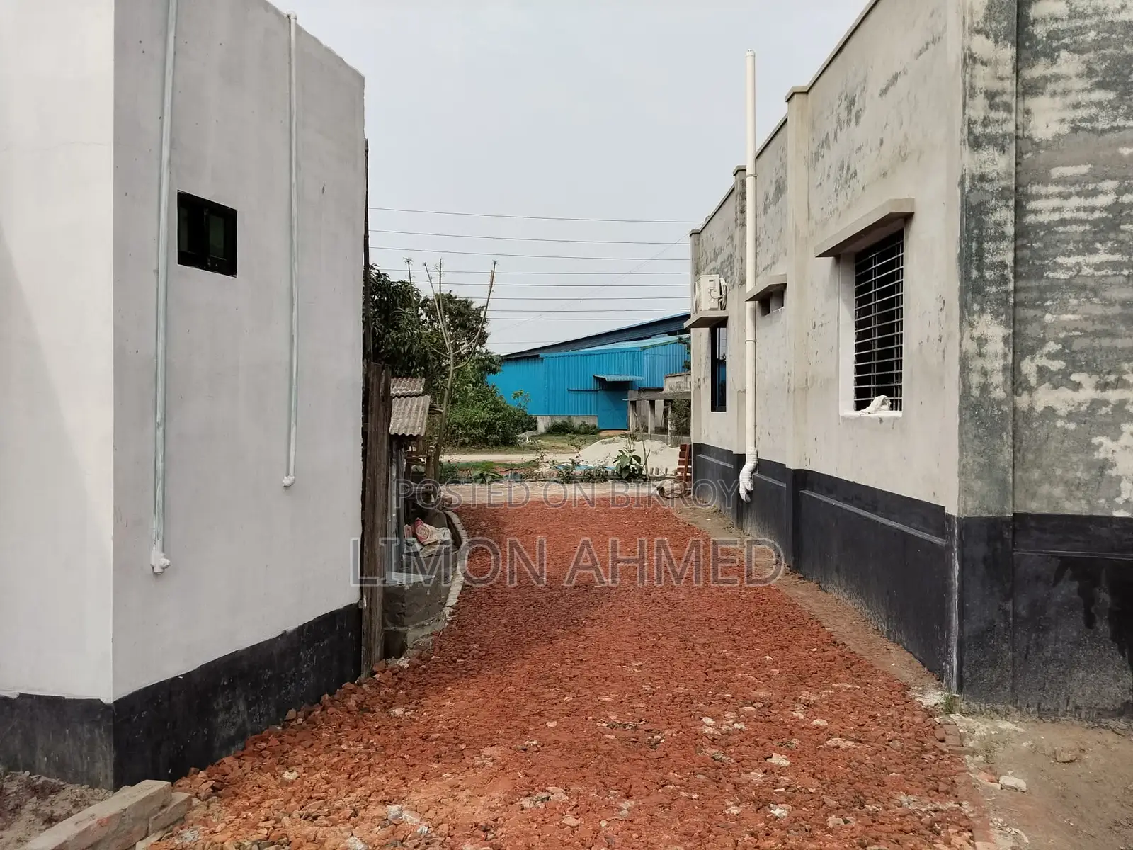 Buy land at a fair price within Kushtia Municipality, behind British Tobacco.