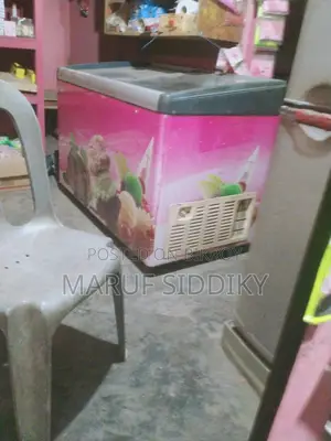 আইসক্রিম রেফরিজেটর